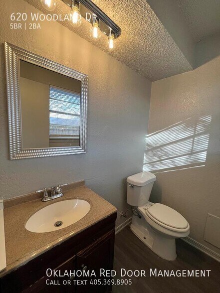 Building Photo - 620 Woodland Dr
