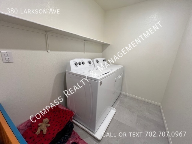 Building Photo - 380 Larkson Ave-