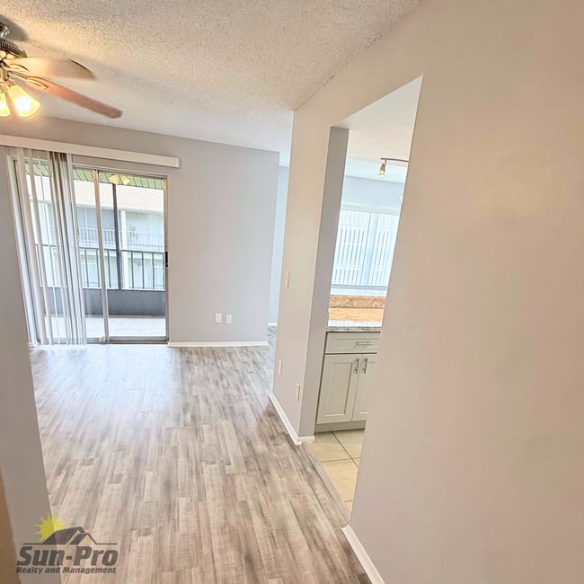 Building Photo - 417 Banana Cay Dr