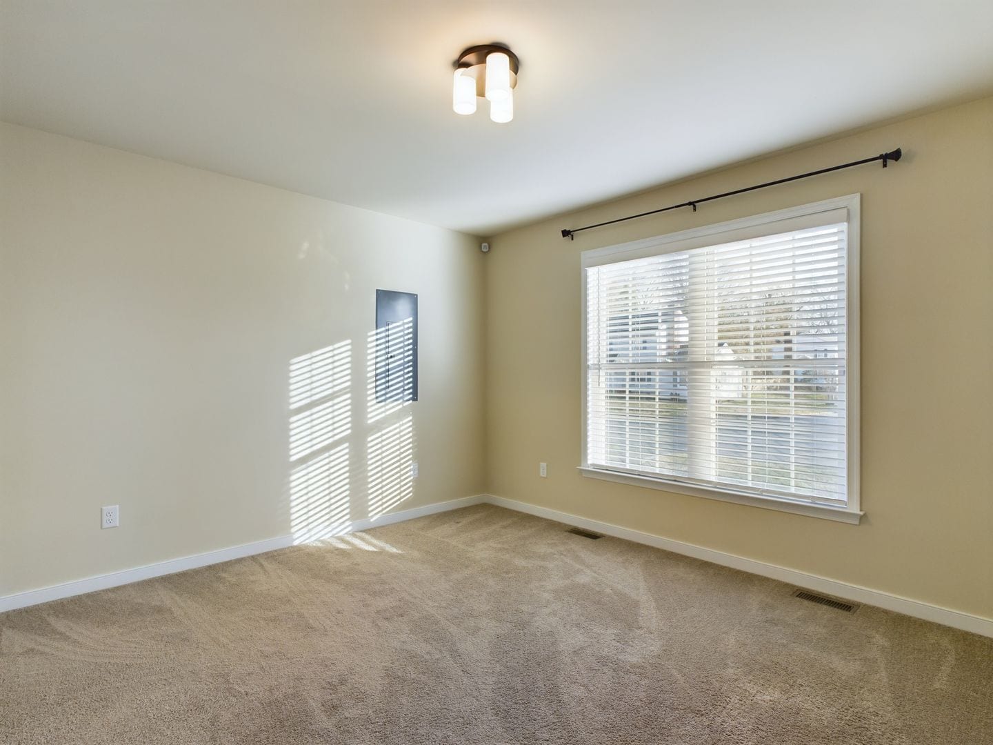 Building Photo - 3706 Perthshire Ln