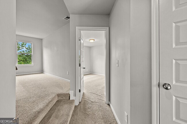 Building Photo - 361 Granite Way