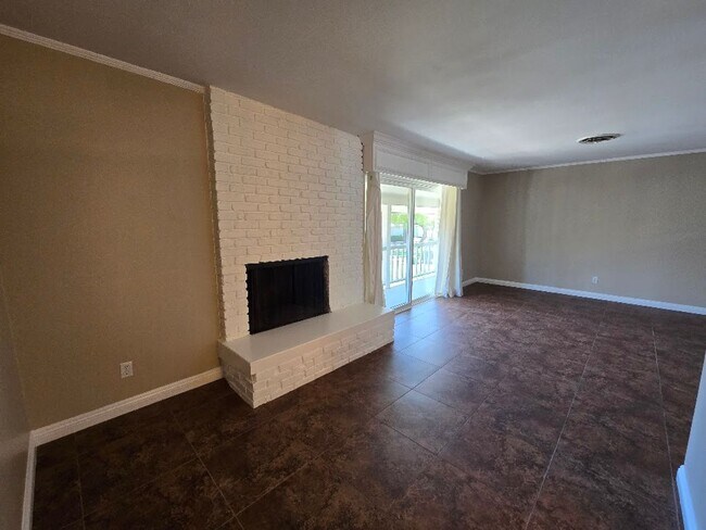 Building Photo - 3030 El Camino Ave