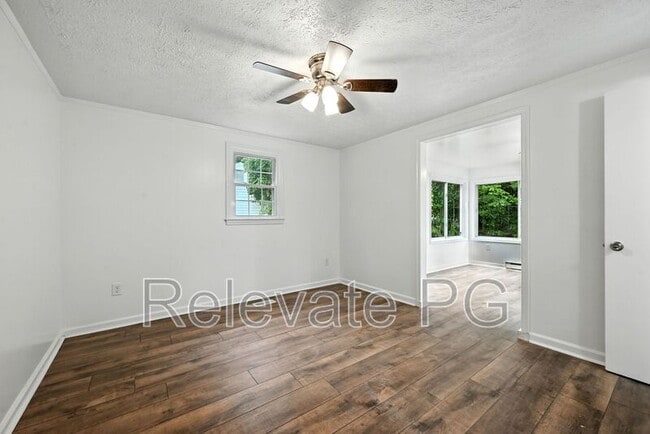 Building Photo - 6432 Maple Rd