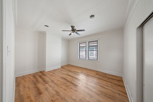 Building Photo - 159 6th St