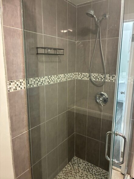 Building Photo - 6116 Washington St