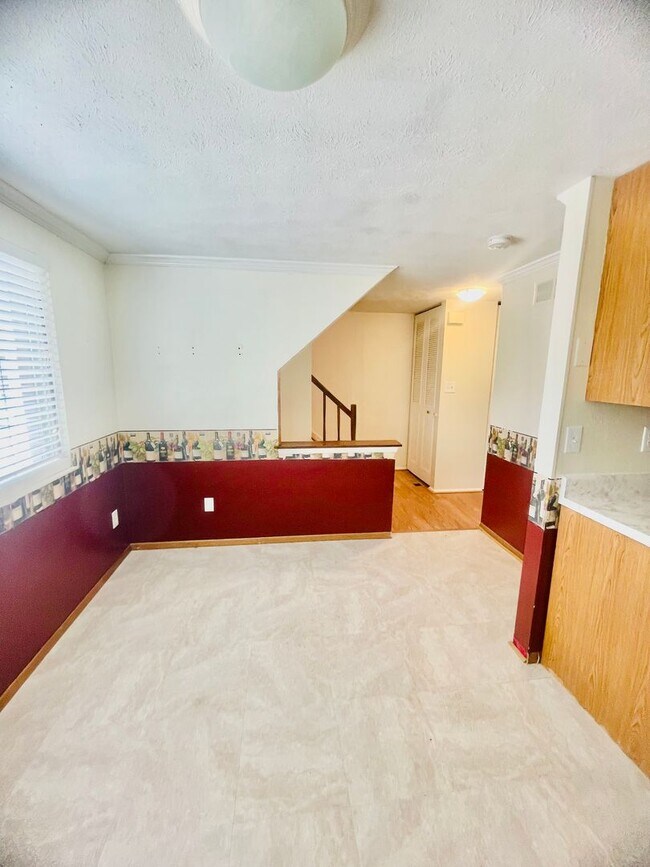 Building Photo - 3 bed- 1.5 Bath- Bridgeville Pa