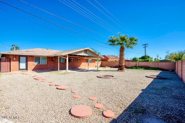 Building Photo - 1881 E Concorda Dr