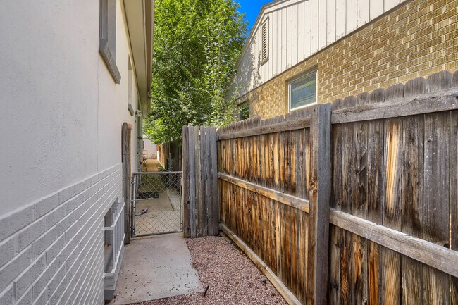 Building Photo - 4618 W 35th Ave