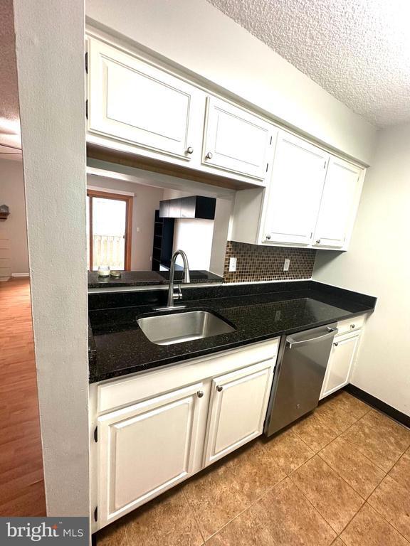 Building Photo - 4901 Ravens Crest Dr