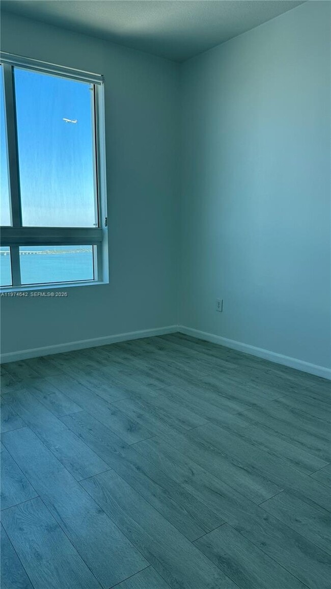 Building Photo - 1900 N Bayshore Dr