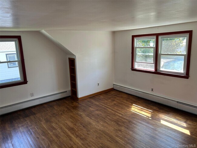 Building Photo - 63 I U Willets Rd