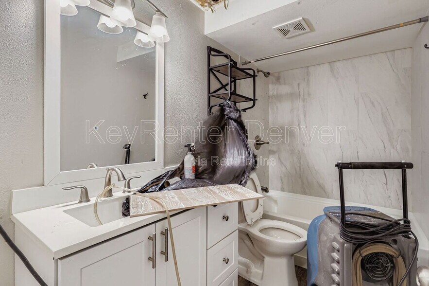 Building Photo - 9406 W 57th Ave