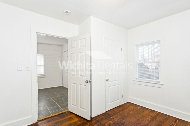 Building Photo - 3 bedroom 1 bath home