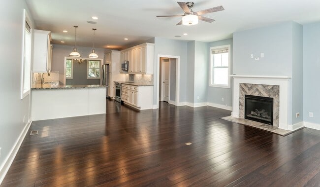 Building Photo - Home on Ladies Island