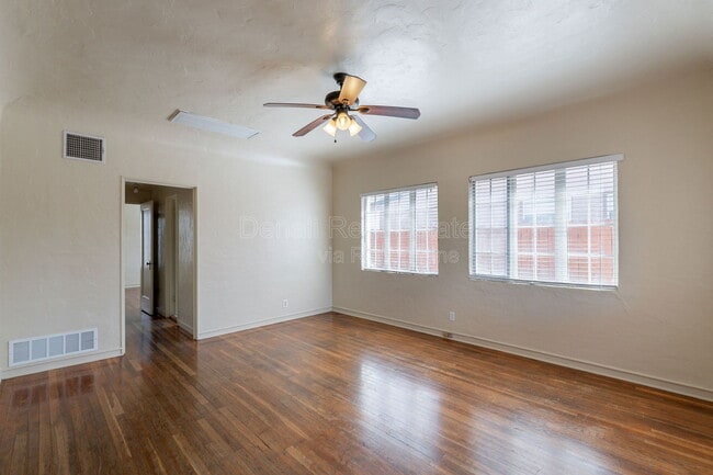 Building Photo - 241 S Cherry Ave