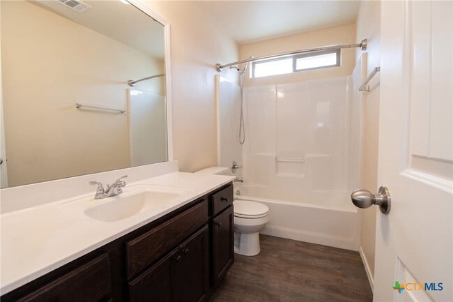 Building Photo - 608 Rowdy Dr