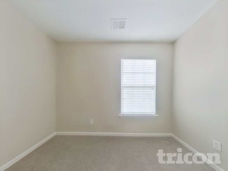 Building Photo - 377 Longfellows Ln