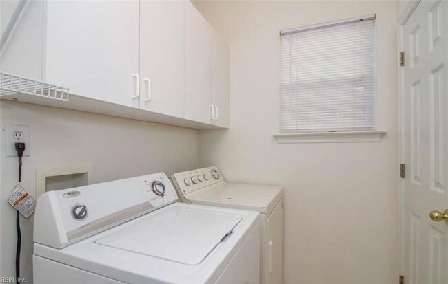 Building Photo - 2305 Bizzone Cir