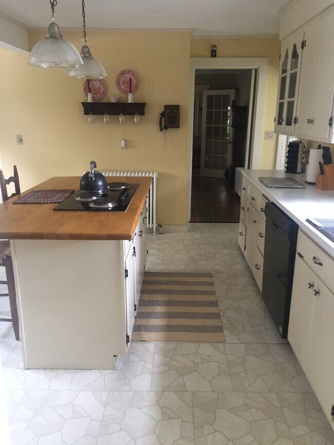 Building Photo - 84 Court St