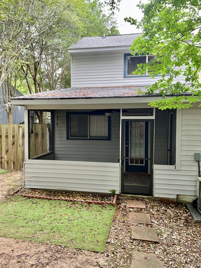 Building Photo - 3011 Richview Park Cir S