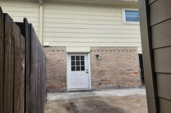 Building Photo - 3864 Laura Leigh Dr