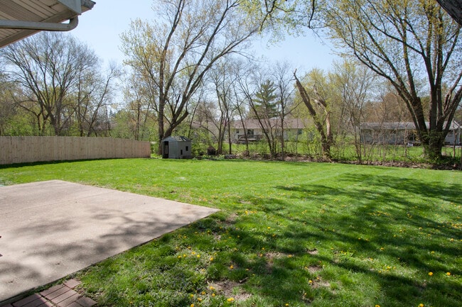 Building Photo - 6415 Londonderry Dr