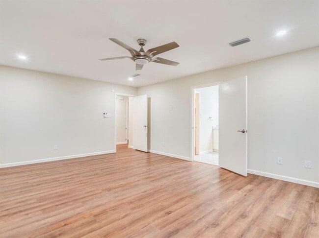 Building Photo - 317 Cedar Dr