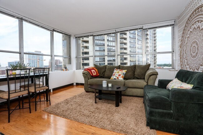 Building Photo - 655 W Irving Park Rd