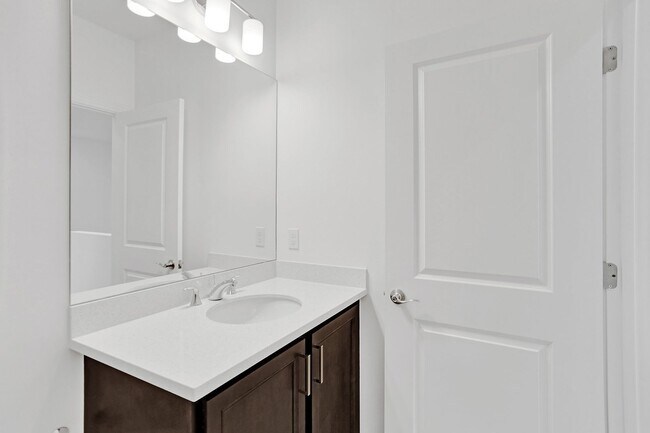 Building Photo - 585 Sanderling Cir