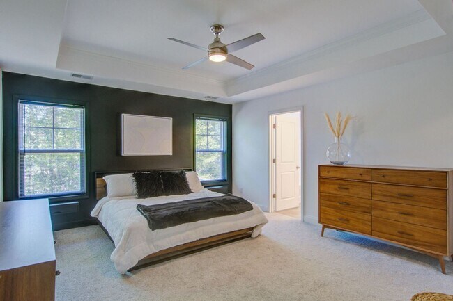 Building Photo - 4 Bedroom 2.5 Bath Townhome in Oyster Point - Mount Pleasant