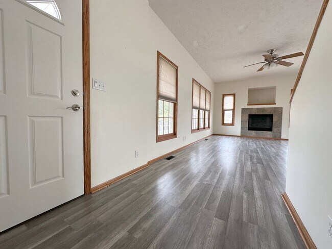 Building Photo - 8621 Lavender Cir