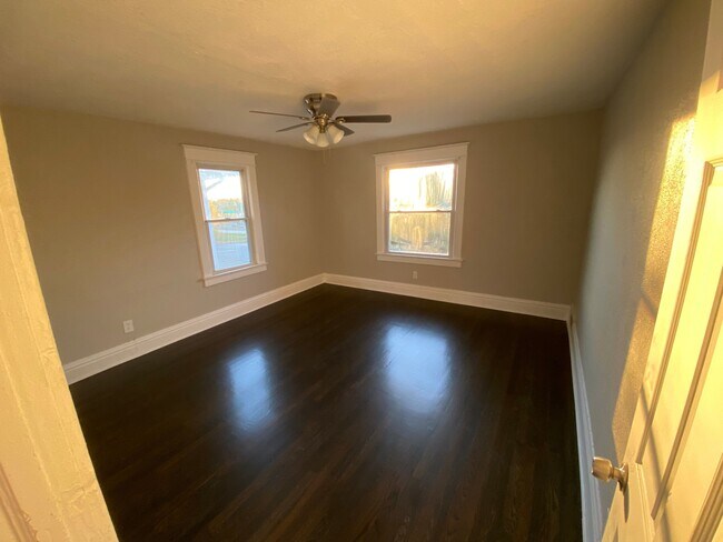 Building Photo - 4041 Euclid Ave