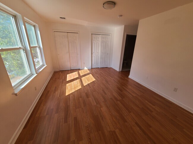 Building Photo - 75 Woodlawn Ave