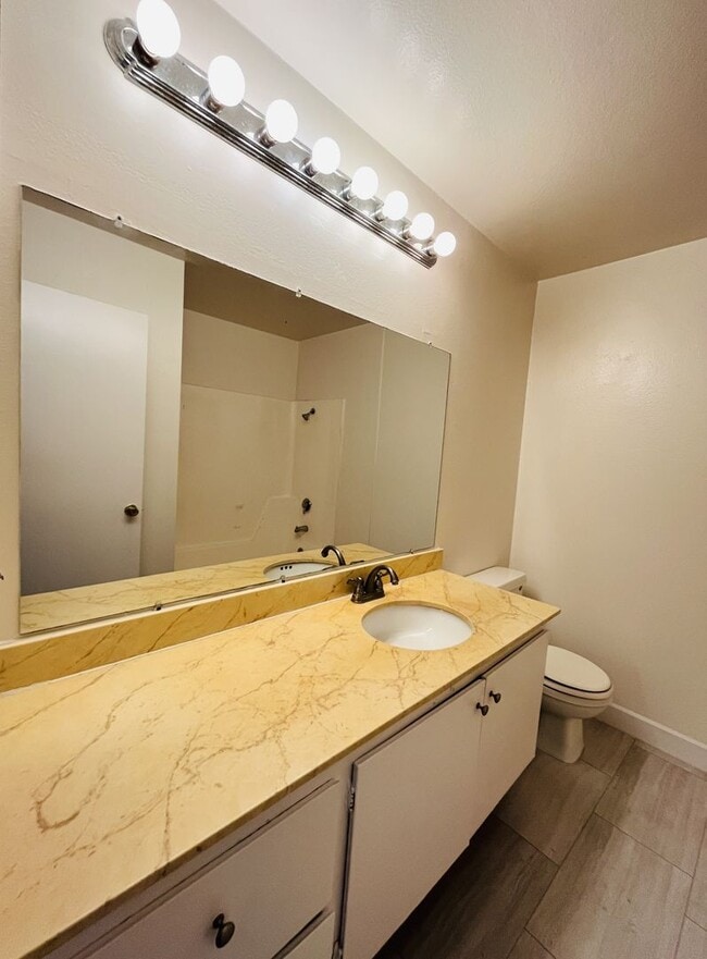 Building Photo - 2 Bedroom, 2 Bathroom South Coast Villas Second Floor Condo