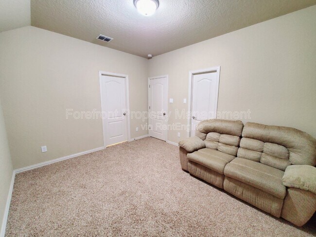 Building Photo - 11927 Jasmine Way