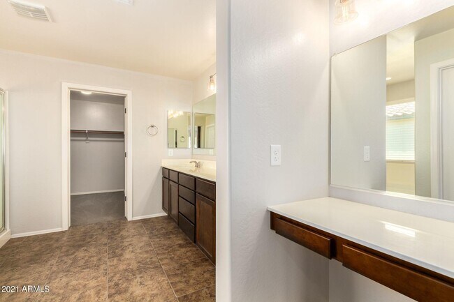 Building Photo - 21051 W Wycliff Dr