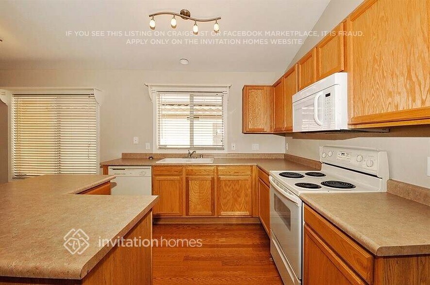 Building Photo - 12230 W Aster Dr
