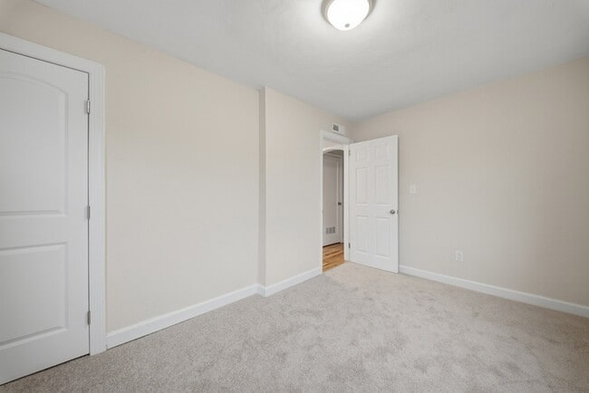 Building Photo - 8037 Crescent Rd