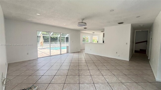Building Photo - 522 SW 200th Terrace