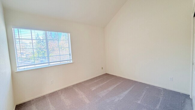 Building Photo - Charming 2BD/2BA + Loft, Upper Unit Condo in Alamo- Available NOW!