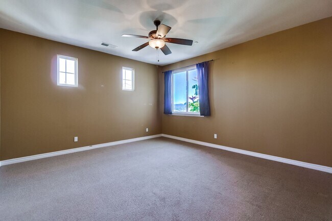 Building Photo - Beautiful 4 bedroom, 4.5 bathroom Home in the Varadero Community