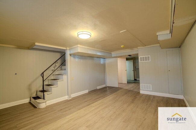 Building Photo - 751 Yale Ave