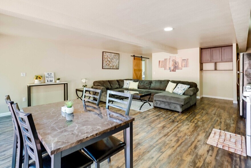 Building Photo - 5055 Old Dublin Rd