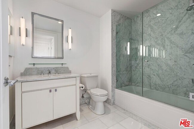 Building Photo - 1 W Century Dr