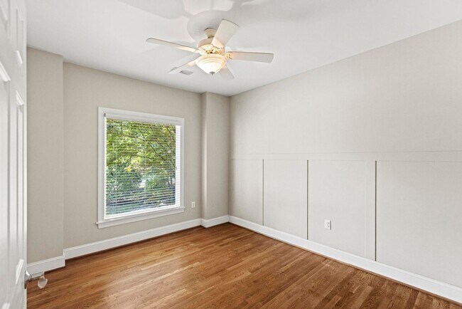 Building Photo - Large Leland Home for rent with Fenced Back Yard!