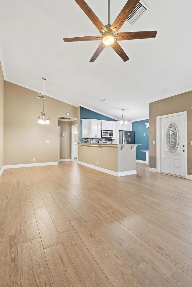 Building Photo - 5694 Northpointe Ln