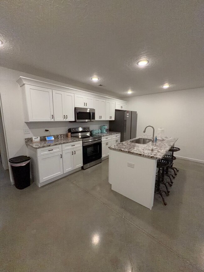 Building Photo - 526 Gadsden Rd NW