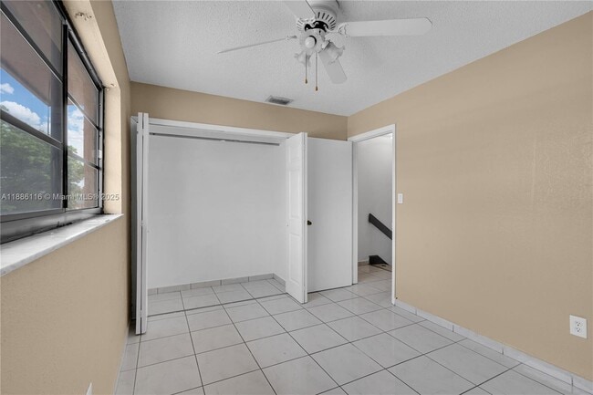 Building Photo - 2261 W 53rd St