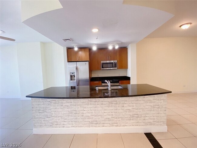 Building Photo - 200 W Sahara Ave