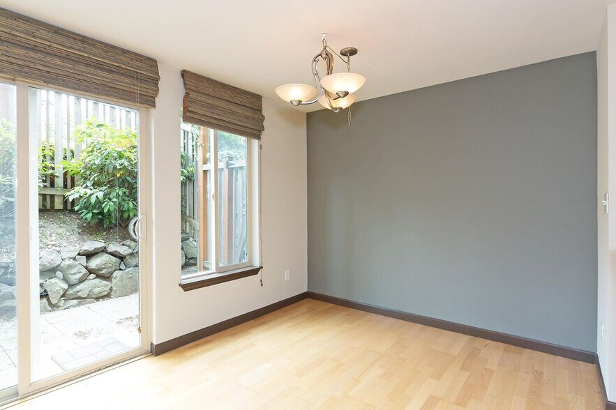 Building Photo - 3661 Phinney Ave N